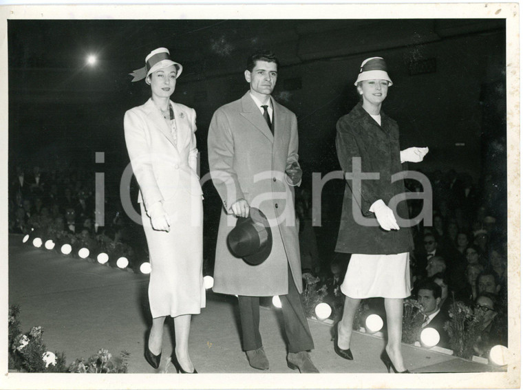 1957 TORINO Sfilata di moda AMAS - Indossatori in passerella *Foto 18x13
