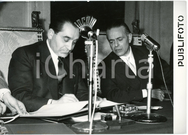 1955 ROMA Gaetano MARTINO e Pierre MENDÈS FRANCE firmano accordi Italia-Francia