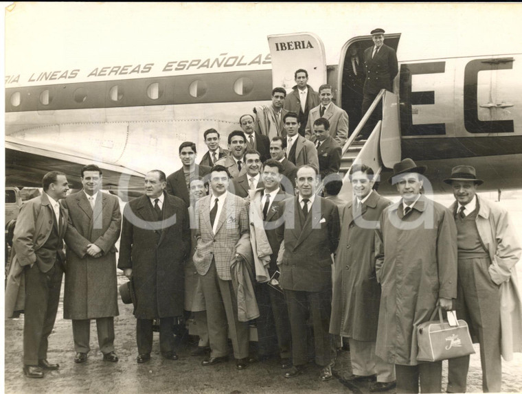 1957 LONDON Arrival of football team REAL MADRID by IBERIA flight *Photo 20x15