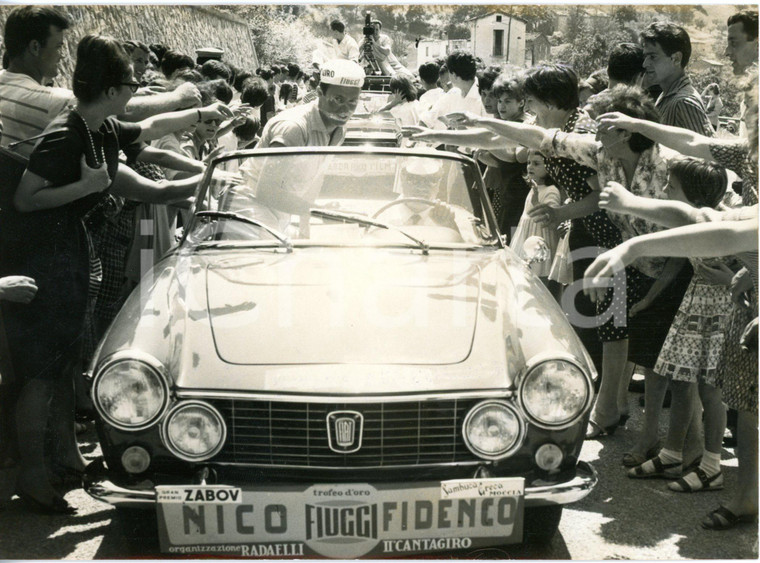 1963 NAPOLI CANTAGIRO - Arrivo di Nico FIDENCO su FIAT 1600 tra la folla *Foto