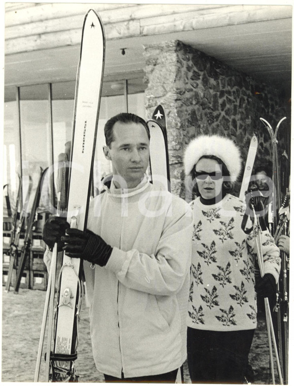 1968 s. l. Principe Carlo Ugo di BORBONE PARMA e Irene d'Olanda in montagna