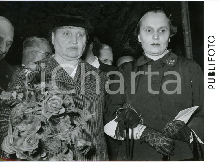 1953 SALERNO Inaugurazione statua Giovanni AMENDOLA - Eva KÜHN e Germaine LECOCQ