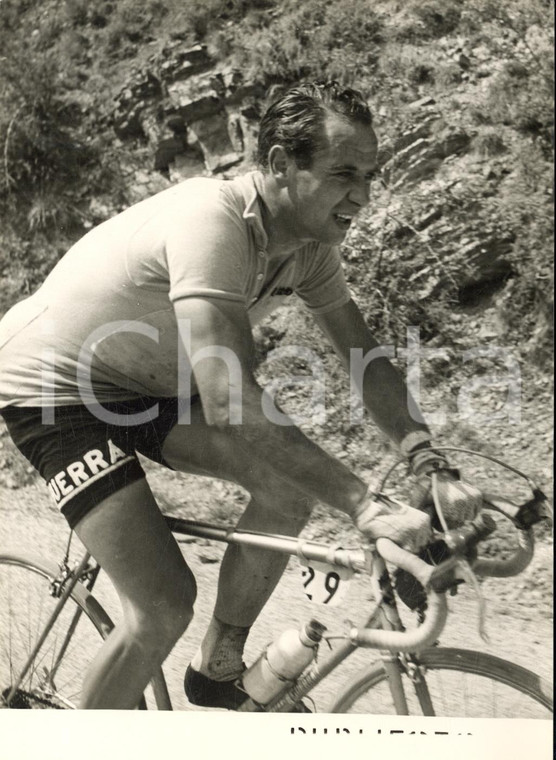 1954 CICLISMO GIRO D'ITALIA 9^ tappa - Hugo KOBLET sull'Abetone - Foto 13x18 cm