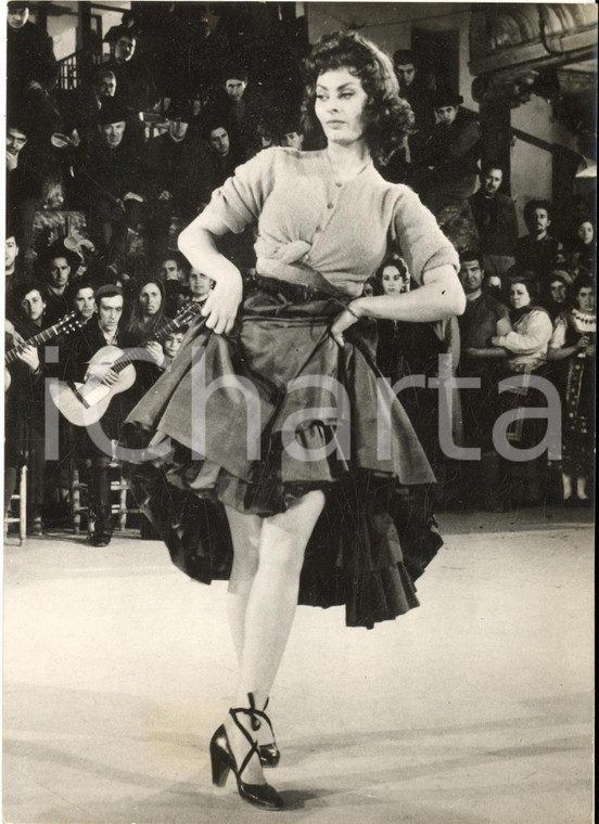 1956 CINEMA "Orgoglio e passione" Sophia LOREN balla il flamenco sul set ^Foto