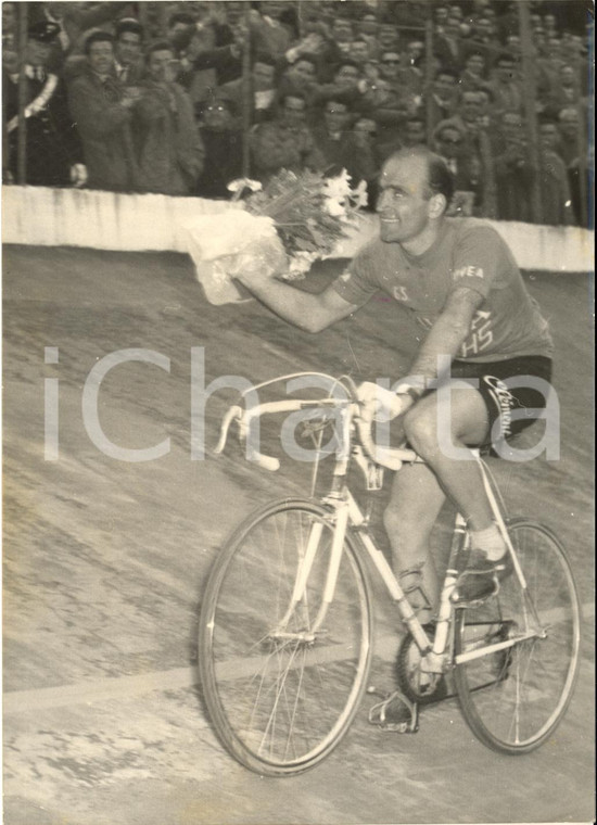 1954 CICLISMO GIRO DI TOSCANA - Giro d'onore per Fiorenzo MAGNI vincitore *Foto