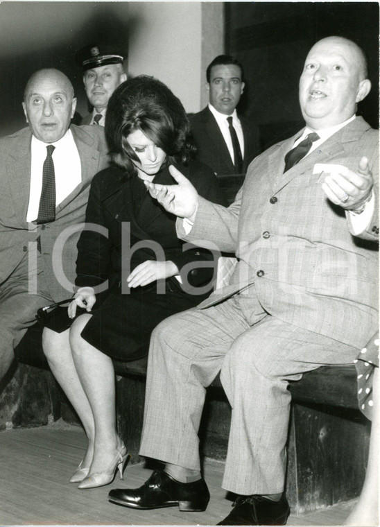 1963 MILANO Renata MONTEDURO in pretura per querela contro Corrado PANI e MINA