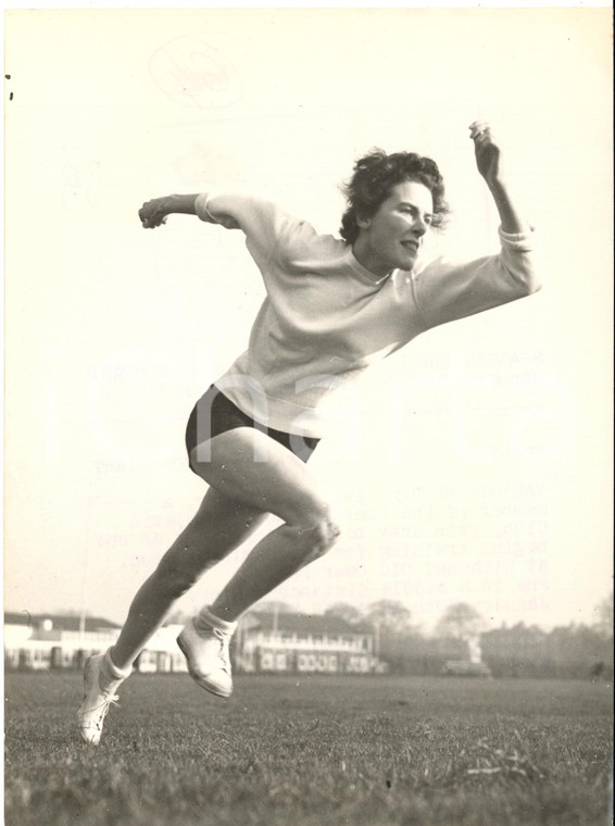 1954 RICHMOND Old Deer Park - Spartan Valerie NEWMAN starts her training