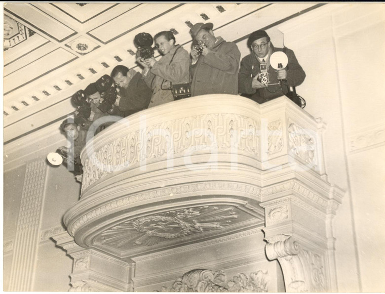 1954 EAST BERLIN Conference - International photographers from a balcony *Photo