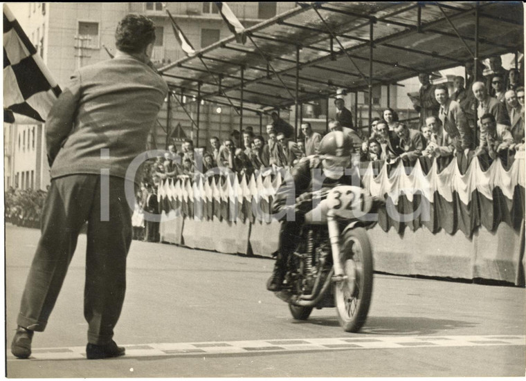 1954 MOTOCICLISMO BOLOGNA Tarquinio PROVINI vince MOTOGIRO D'ITALIA *Foto 18x13