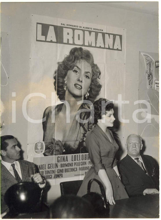 1955 MONACO - CINEMA - Gina LOLLOBRIGIDA alla prima del film "La romana" *Foto