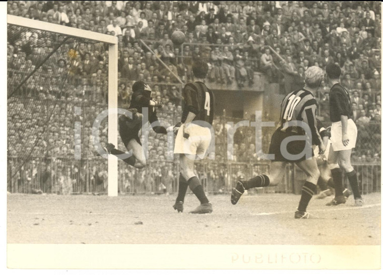 1955 CALCIO Derby INTER-MILAN 2-1 Parata di Lorenzo BUFFON - Foto 18x13 cm