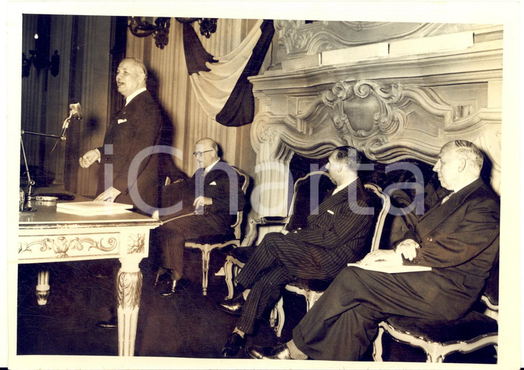 1959 TORINO Gaston PALEWSKI interviene alla conferenza di Henry CONTAMINE *Foto