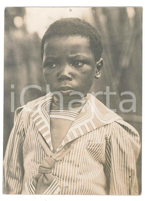1920 ca CONGO BELGA Bambino indigeno vestito alla marinara - Foto 8x11 cm