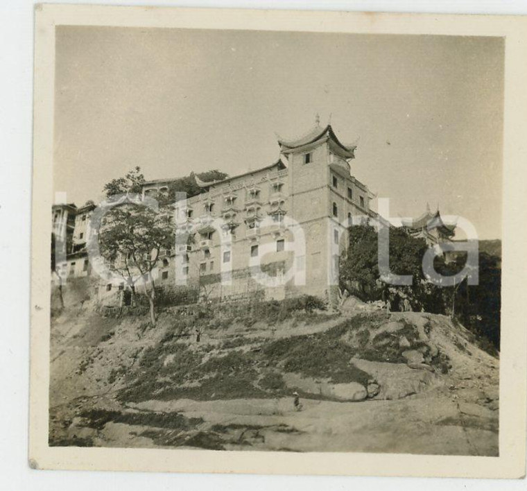 1935 ca CINA - Paesaggio con edificio - Foto VINTAGE 6x6 cm