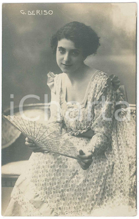 1915 ca CINEMA MUTO Attrice Giulietta DE RISO con ventaglio - Cartolina RPPC