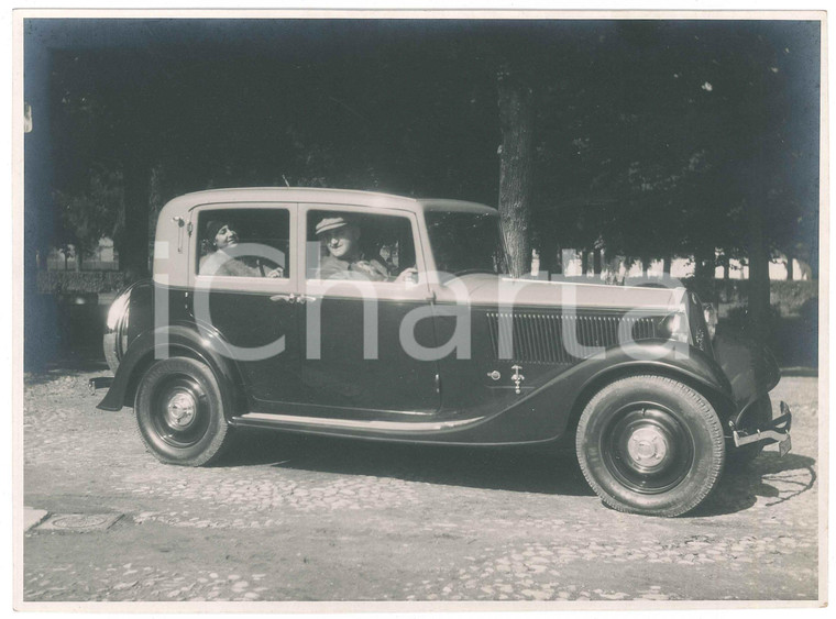 1930 ca TORINO Ritratto di coppia in automobile - Foto 24x18 cm