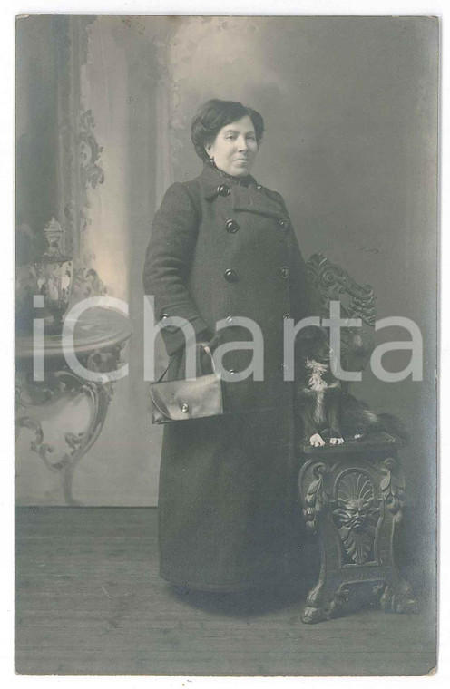 1915 ca DOMODOSSOLA Ritratto di donna con il cappotto - Foto E. TRABUCCHI