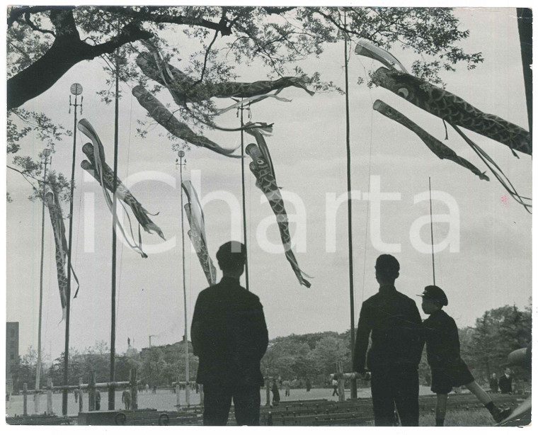 1940 ca JAPAN - SCHOOL - Koinobori (Flying fishes) - Photo 25x20 cm