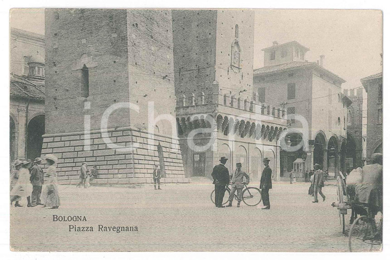 1910 ca BOLOGNA Piazza Ravegnana - Cartolina postale ANIMATA FP NV