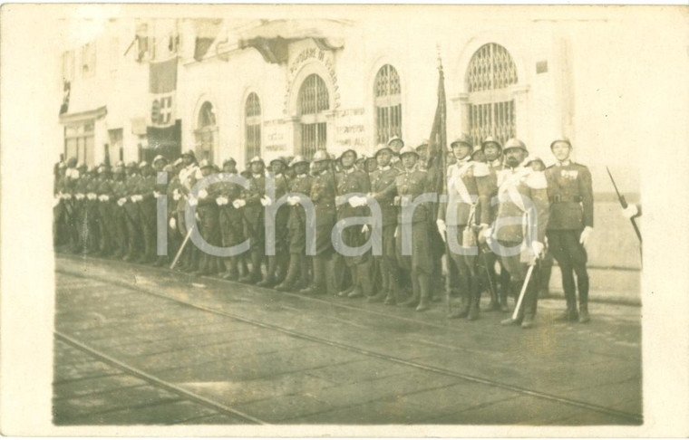 1940 ca MILANO WWII Sfilata di gala ufficiali alla Banca Popolare *Fotografia