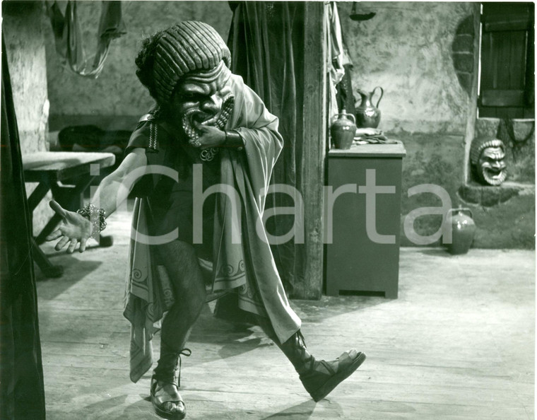 1960 L'ASSEDIO DI SIRACUSA Enrico Maria SALERNO maschera da satiro *Foto scena