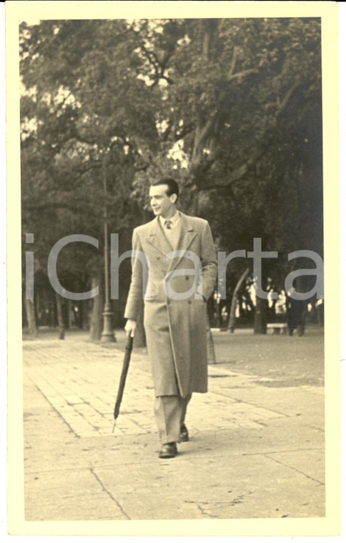 1952 NAPOLI Renato CARACCIOLO passeggia al parco *Fotocartolina