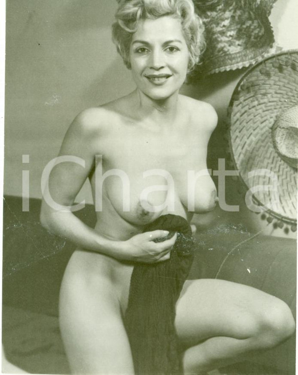 1955 ca EROTICA VINTAGE Naked MILF revealing FOTOGRAFIA