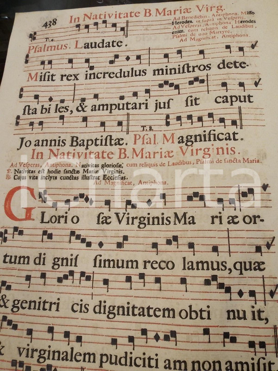 1700 ca ANTIFONARIO ROMANO Pagina canti in rosso nero per la NATIVITA' di Maria