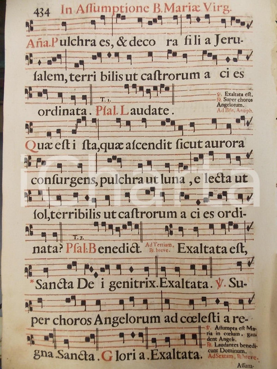 1700 ca ANTIFONARIO ROMANO Pagina canti in rosso nero per l'ASSUNZIONE di Maria