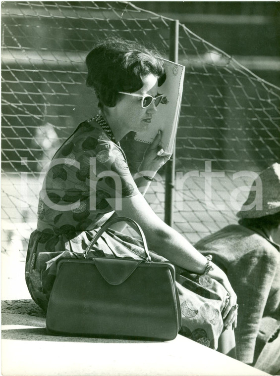 1980 ca TENNIS Joy EMERSON assiste a match marito Roy EMERSON *Fotografia