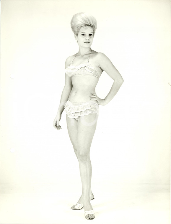 1960 ca MILANO MODA Modella posa in bikini a quadretti *Fotografia VINTAGE