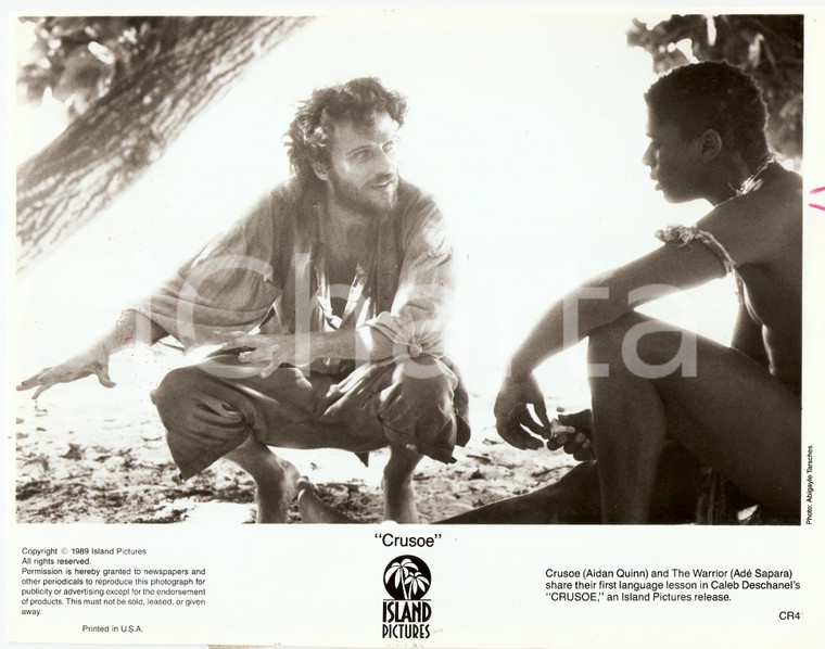 1989 CRUSOE Aidan QUINN first language lesson to Adé SAPARA *Photo