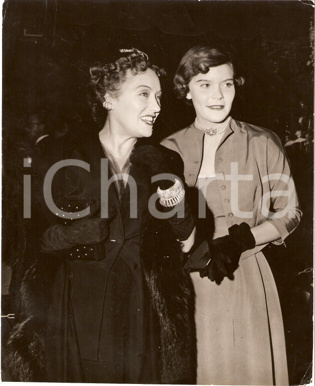1950 ca HOLLYWOOD Gloria SWANSON her daughter Michelle FARMER AMON *Photo