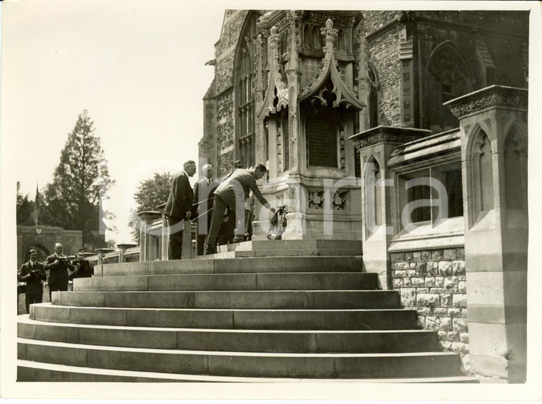 1927 BRISTOL (UK) Prince of WALES on the AFRICAN WAR MEMORIAL at CLIFTON COLLEGE