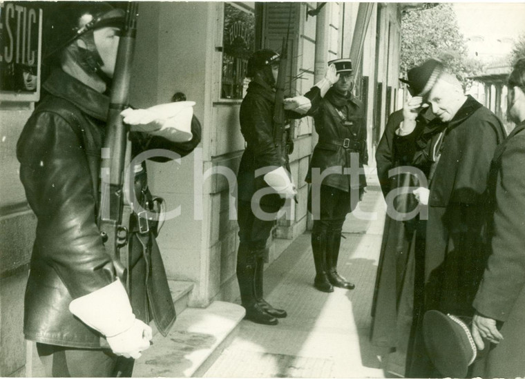 1941 VICHY (F) WWII Cardinal Emmanuel SUHARD all'Hotel du Parc *Fotografia
