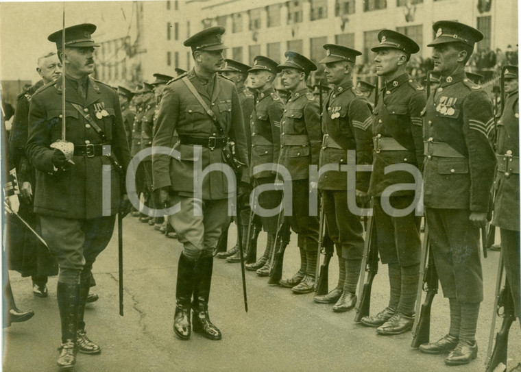 1940 ca LONDON (UK) WW2 Duca di GLOUCESTER passa in rassegna truppe *FOTO