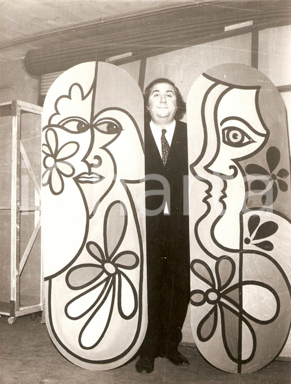 1960 ca PARIS Jean-Marie PROSLIER si prende gioco dell'arte *Fotografia