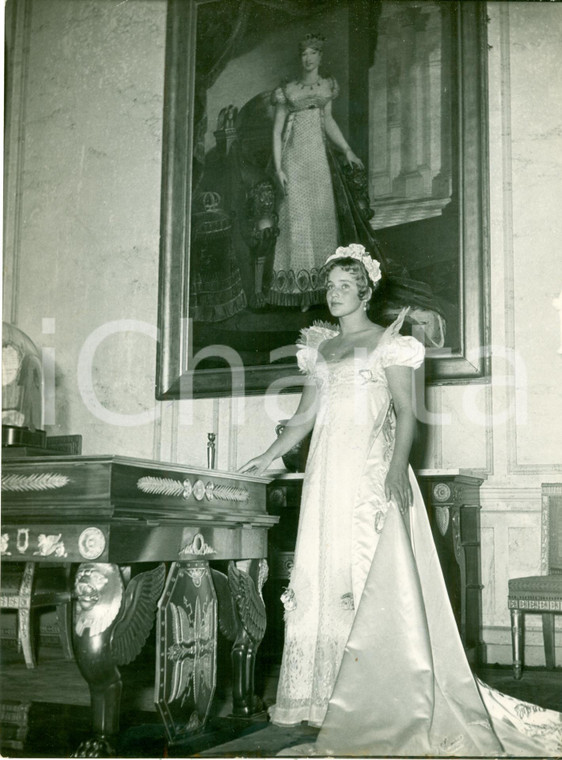 1955 FONTAINEBLEAU Attrice Maria SCHELL costume Maria Luisa d'AUSTRIA Napoléon