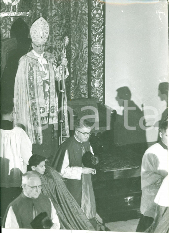 1962 SAN FRANCISCO Archbishop Joseph T. McGUCKEN durante messa *Fotografia