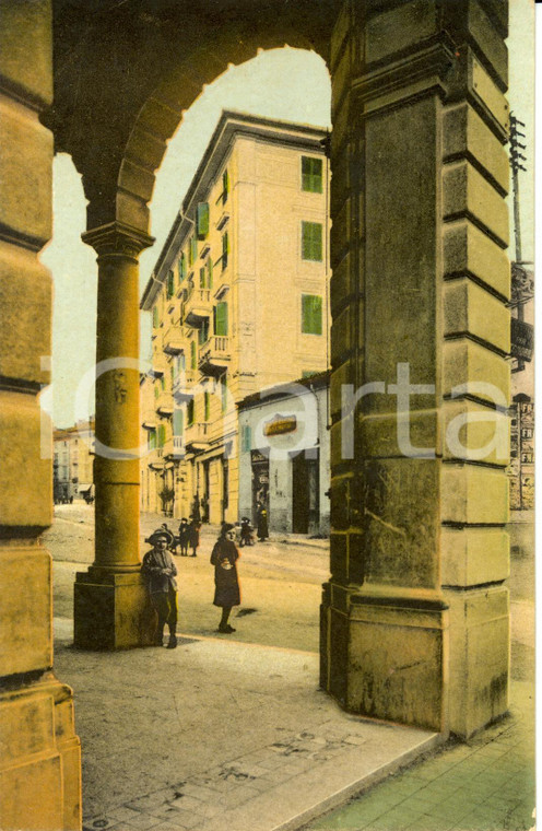 1925 ca ACQUI TERME (AL) Palazzo sociale con negozi *Cartolina ANIMATA  FP NV