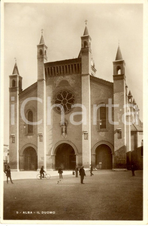 1940 ca ALBA (CN) Veduta della facciata del duomo *Cartolina ANIMATA FP NV