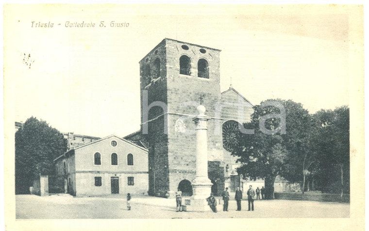 1920 TRIESTE Facciata Cattedrale SAN GIUSTO *Cartolina postale ANIMATA FP VG