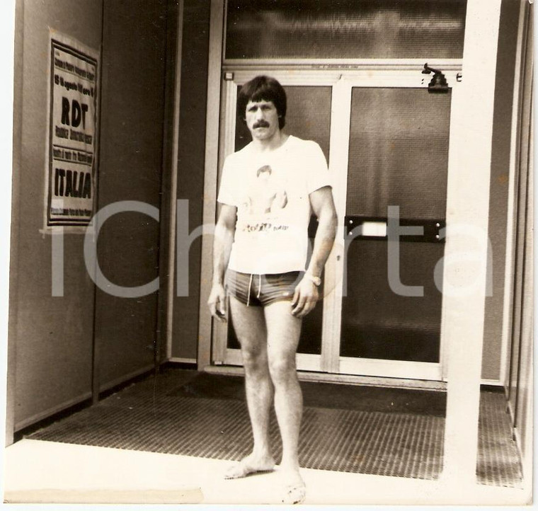1980 ca PESARO Pugilato Luigi MINCHILLO relax dopo allenamento BOXE *Fotografia
