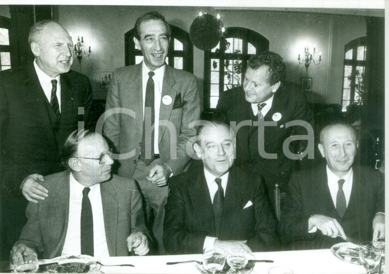 1986 ALSACE (FRANCE) Politico Raymond BARRE con dirigenti *Fotografia