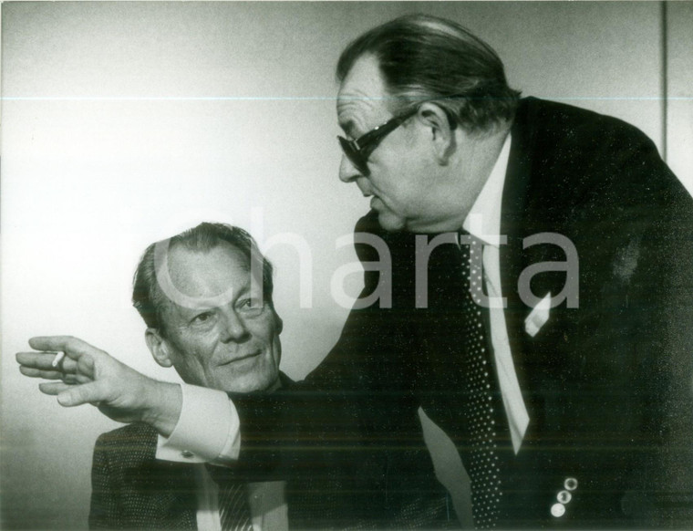 1981 BONN (DE) Hans-Jürgen WISCHNEWSKI con Willy BRANDT *Fotografia