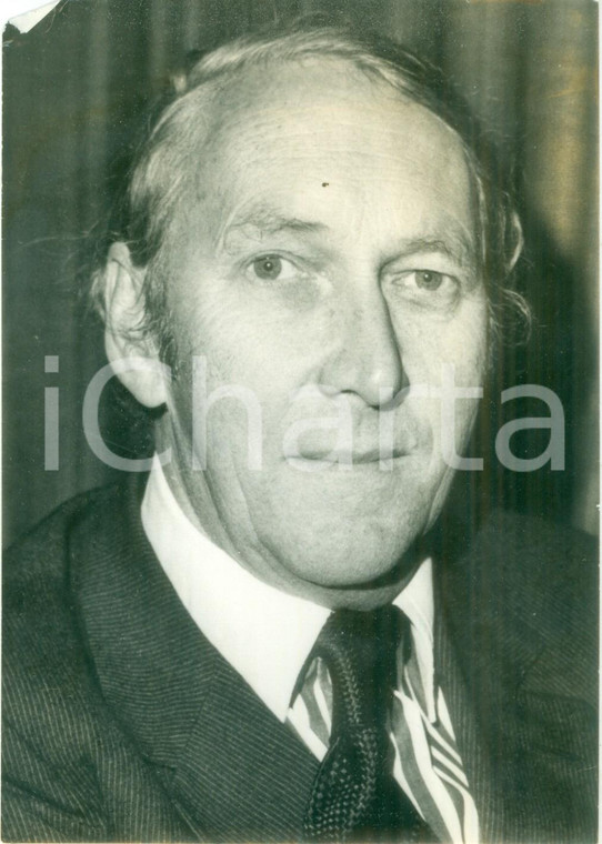 1975 PARIS Sir Nicholas HENDERSON ambasciatore britannico Fotografia DANNEGGIATA