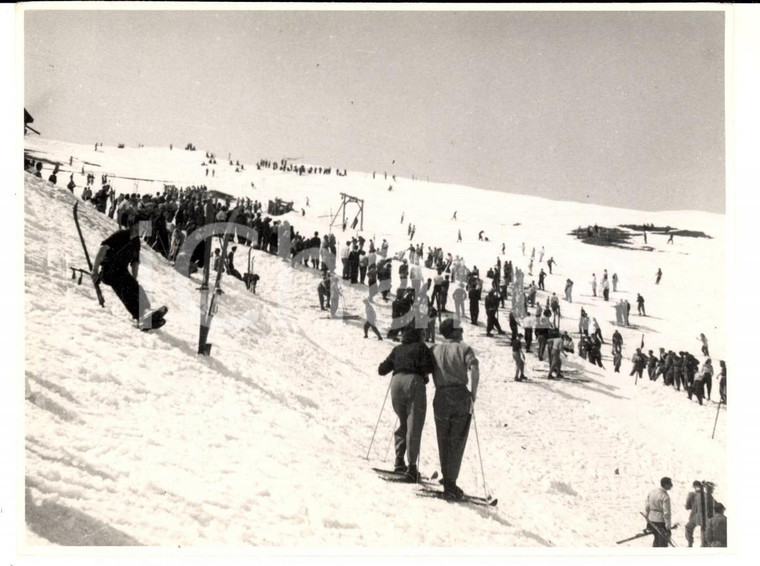 1950 ca SWITZERLAND Campionati SCI ALPINO Relax lungo le piste *Foto