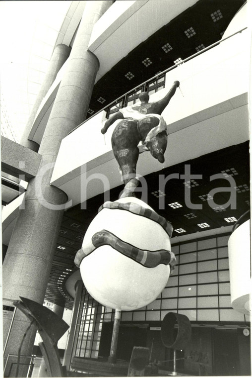 1989 PARIS (F) Opera BASTILLE - Sculpture de Niky de SAINT-PHALLE *Photographie