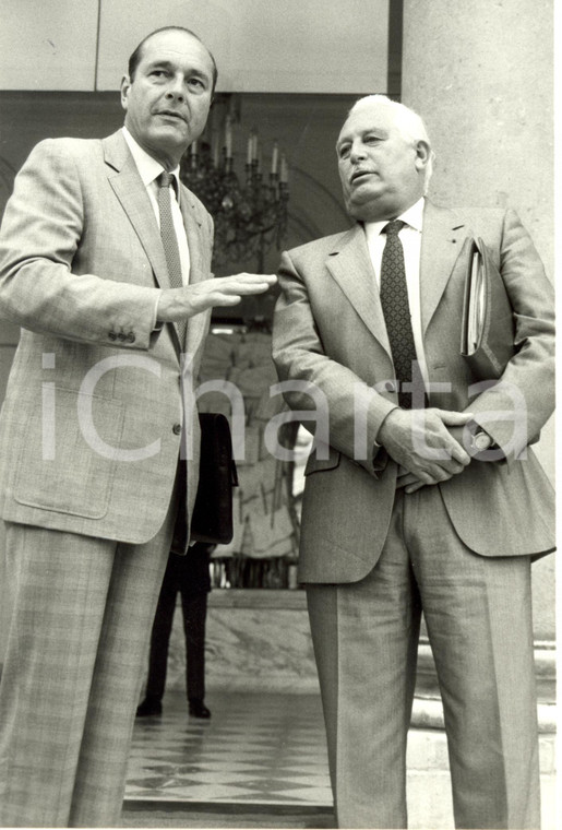 1986 PARIS (F) ELYSEE Jacques CHIRAC et André GIRAUD aprés conseil *Photographie