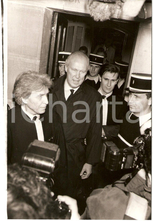 1991 PARIS VITTORIO EMANUELE IV Avvocato Paul LOMBARD dopo condanna *Fotografia